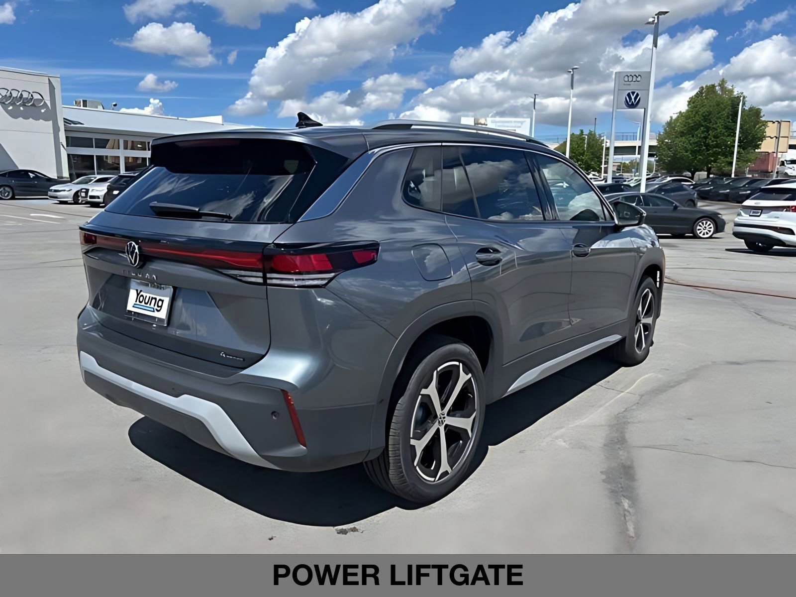 New 2026 Volkswagen Tiguan SE AWD/4WD image 3