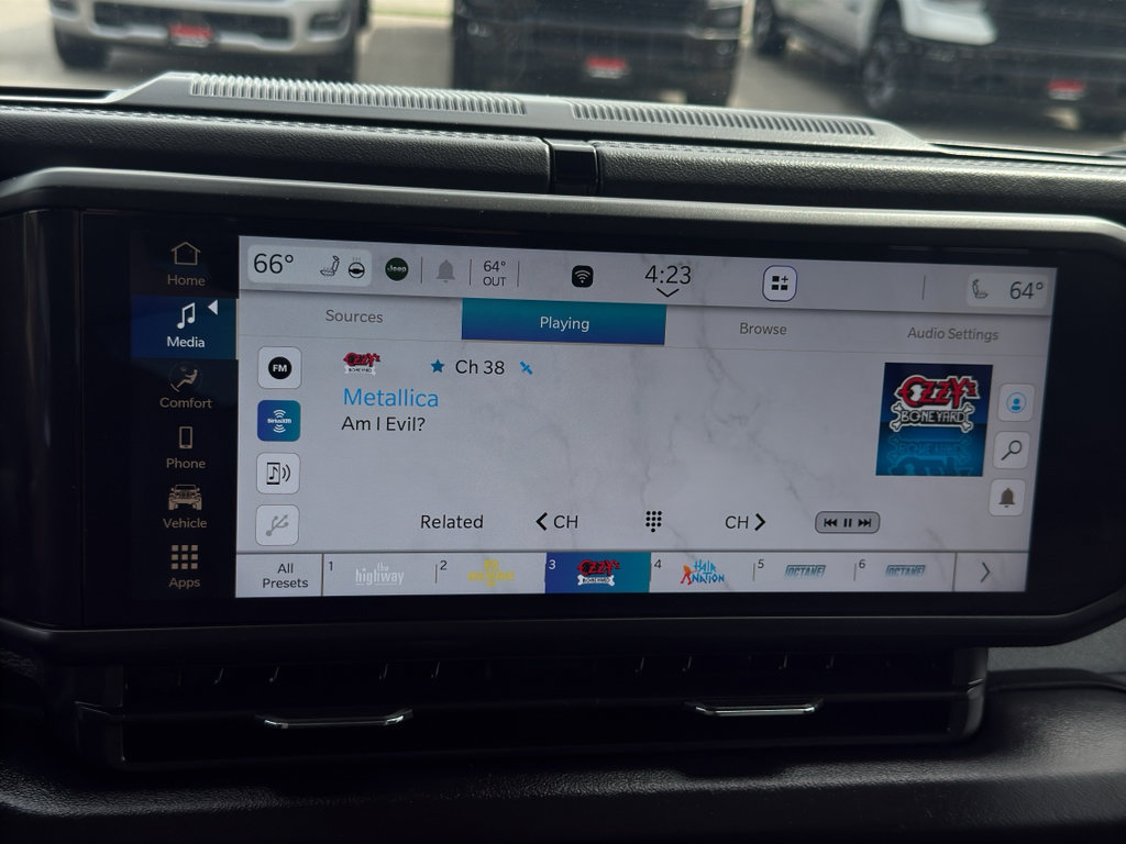 Used 2025 Jeep Wrangler Sahara w/ Safety Group image 17