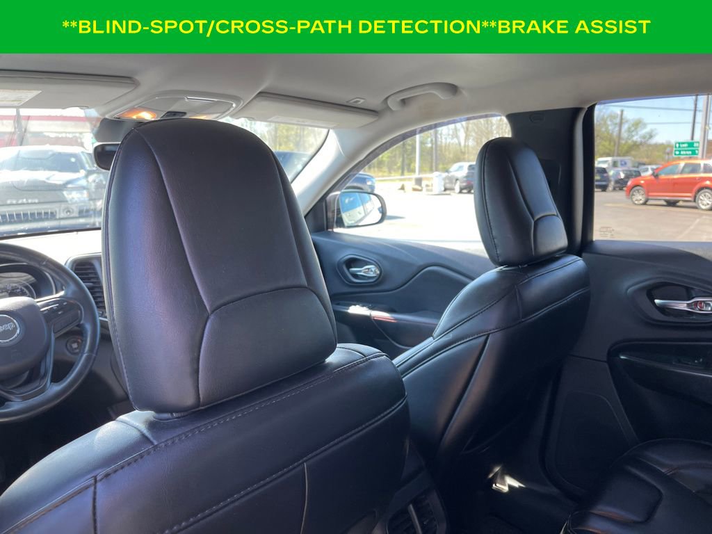 Used 2019 Jeep Cherokee Trailhawk w/ Cold Weather Group image 13