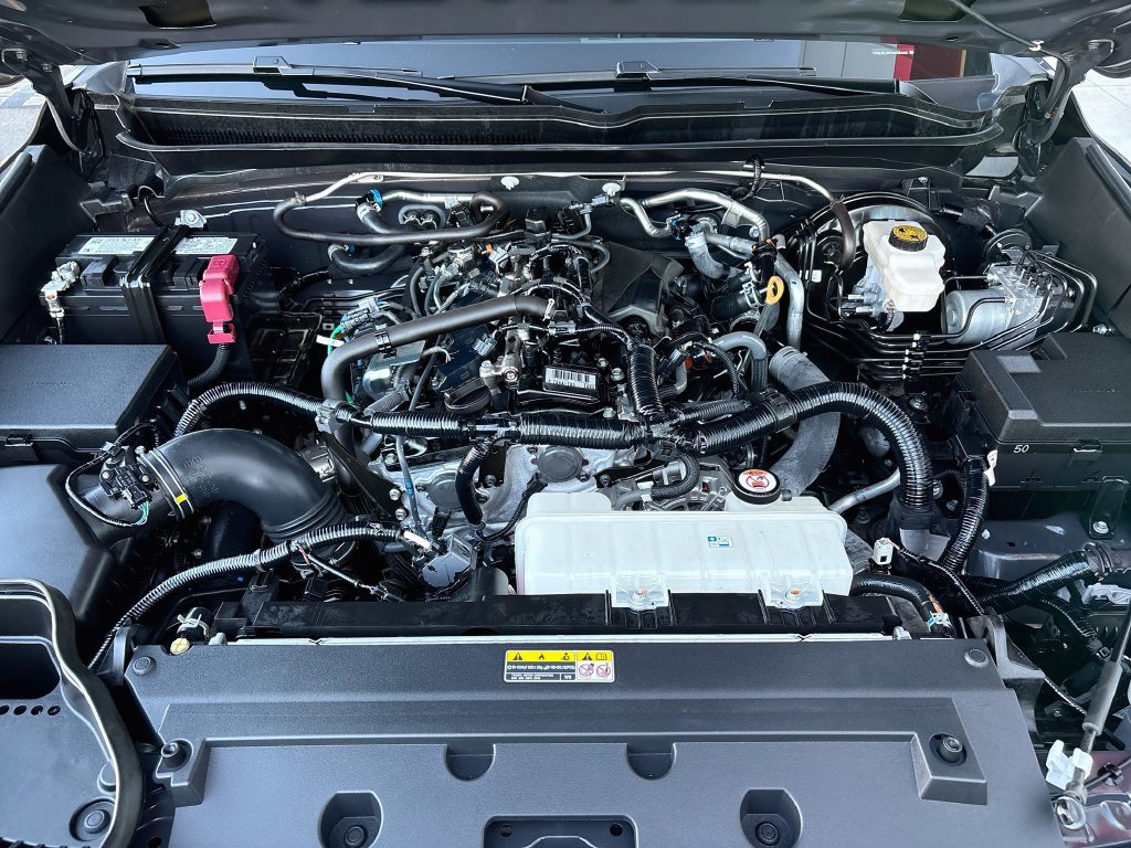 Used 2025 Toyota Tacoma SR5 AWD/4WD image 28