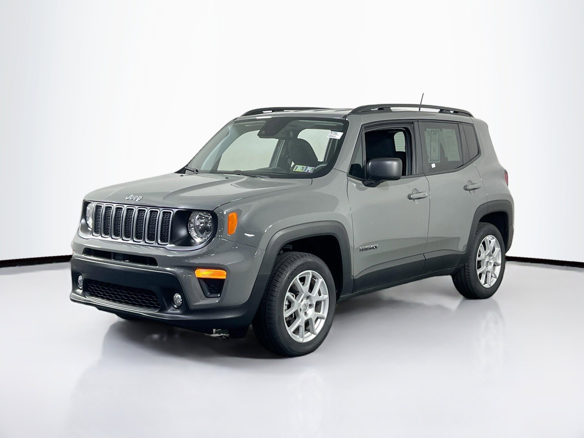 Used 2022 Jeep Renegade Latitude w/ Convenience Group image 1