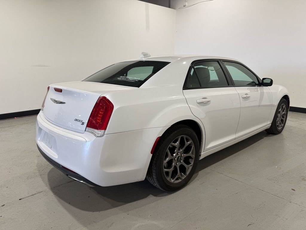 Used 2016 Chrysler 300 S image 5