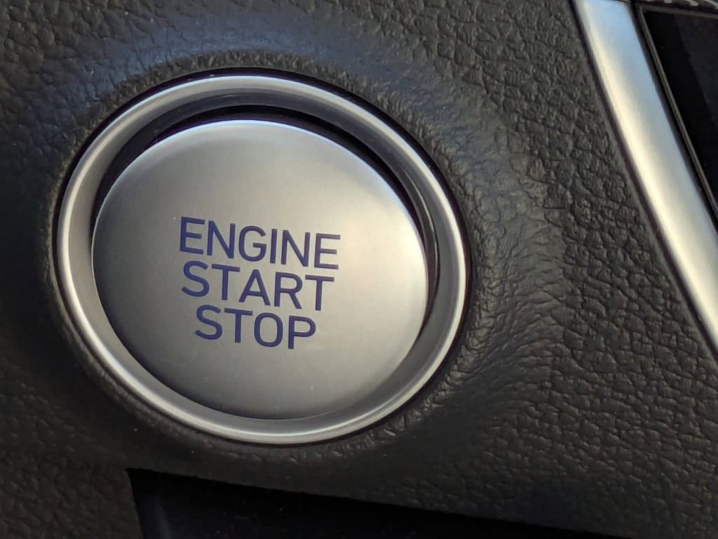 Used 2025 Hyundai Elantra Sport image 33