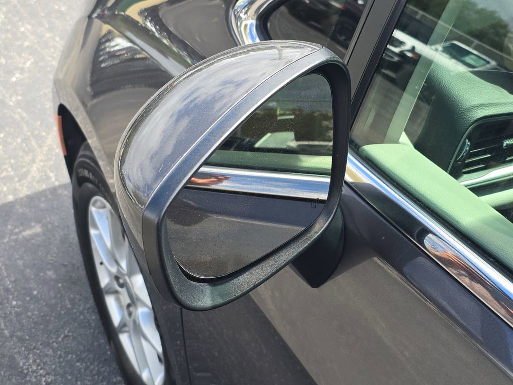 Used 2021 Chrysler Voyager Lxi image 13