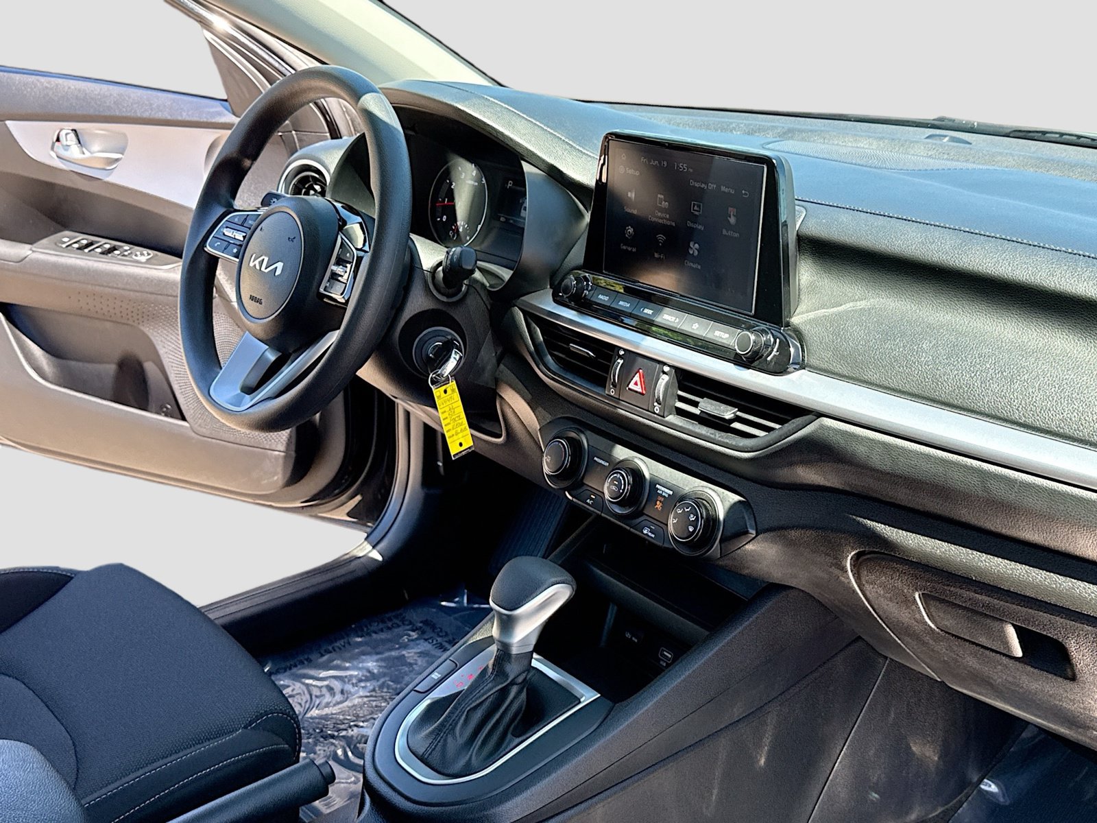 Used 2023 Kia Forte LXS w/ LXS Technology Package FWD image 5