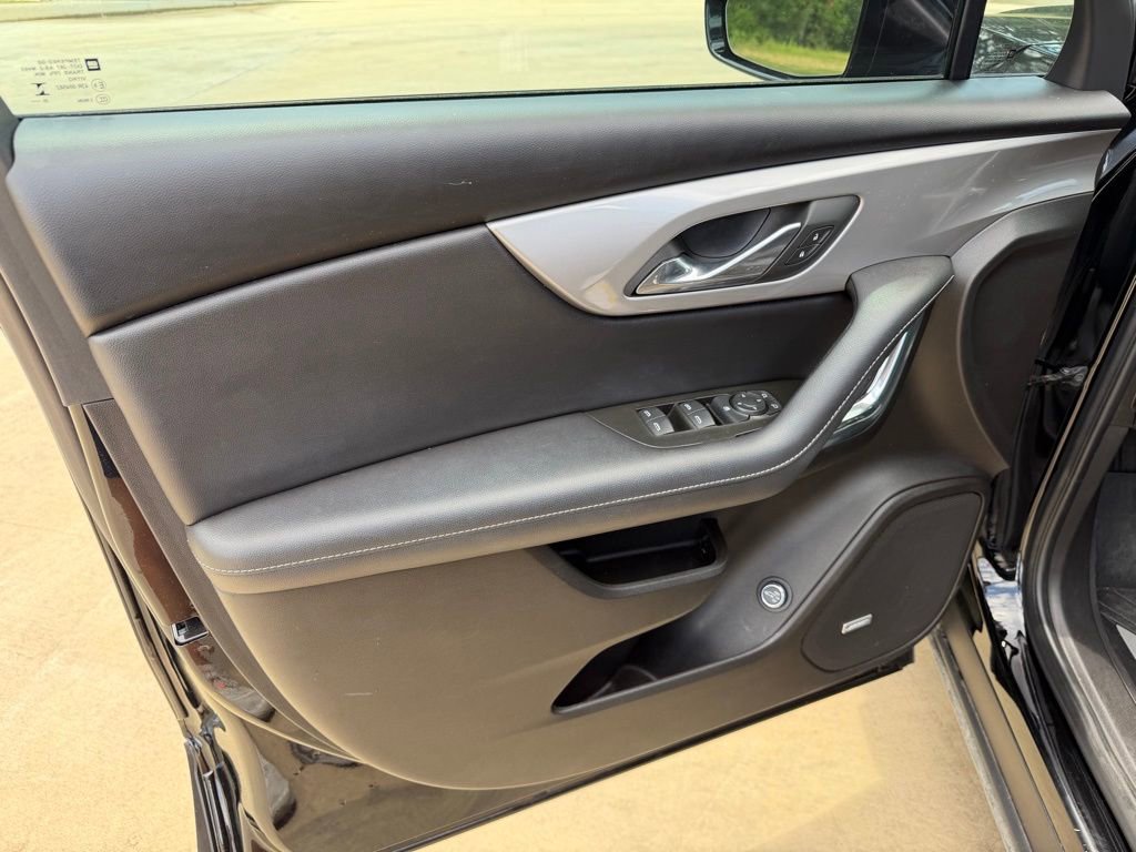Used 2024 Chevrolet Blazer LT w/ Sound & Technology Package FWD image 9