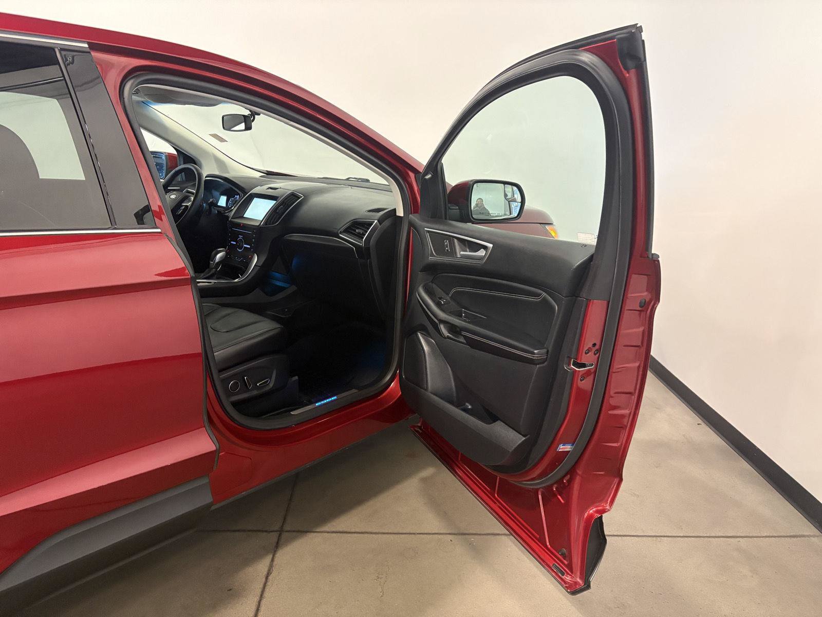 Used 2015 Ford Edge Titanium AWD/4WD image 42
