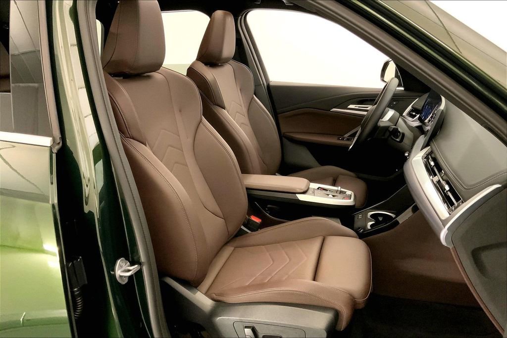 Certified 2025 BMW X1 xDrive28i image 6