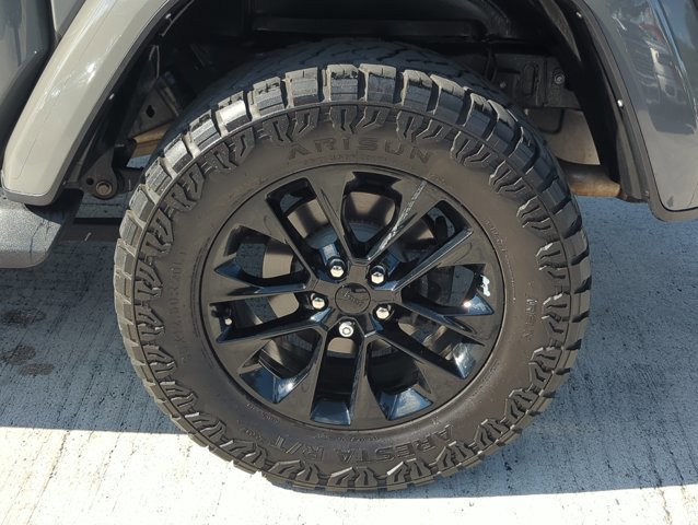 Used 2022 Jeep Gladiator Overland AWD/4WD image 25