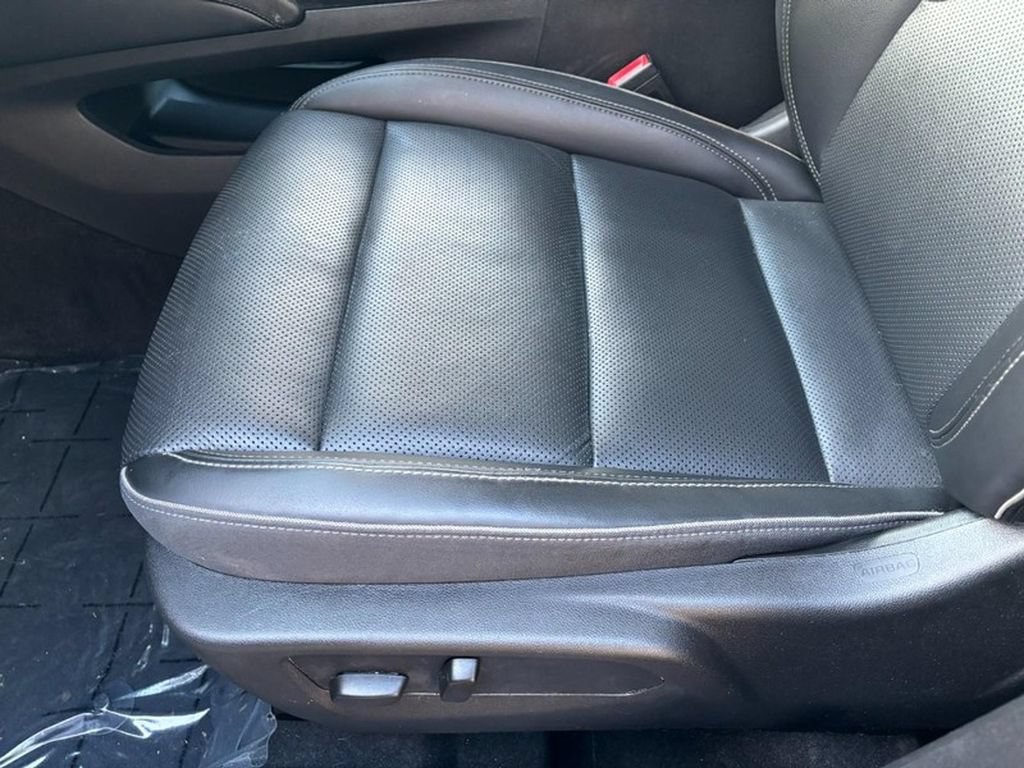 Used 2023 Buick Envision Essence FWD image 19