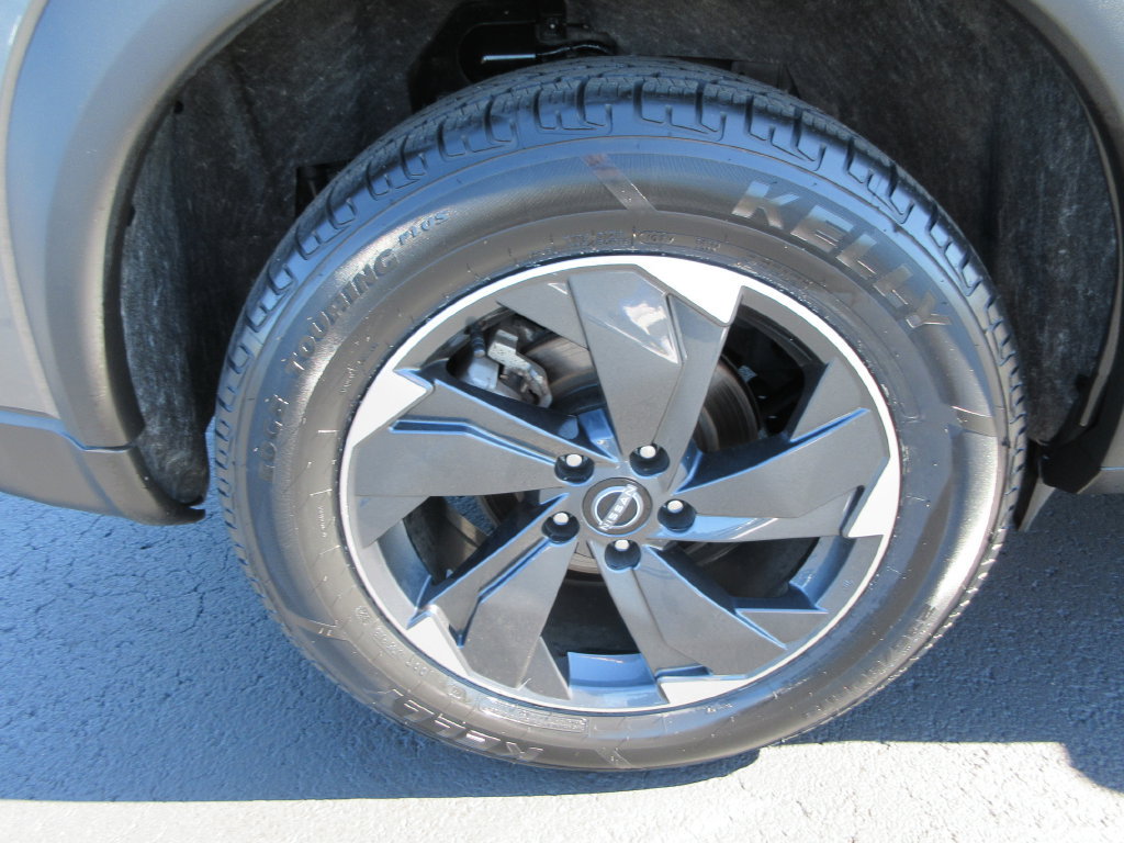 Used 2026 Nissan Rogue SV AWD/4WD image 9
