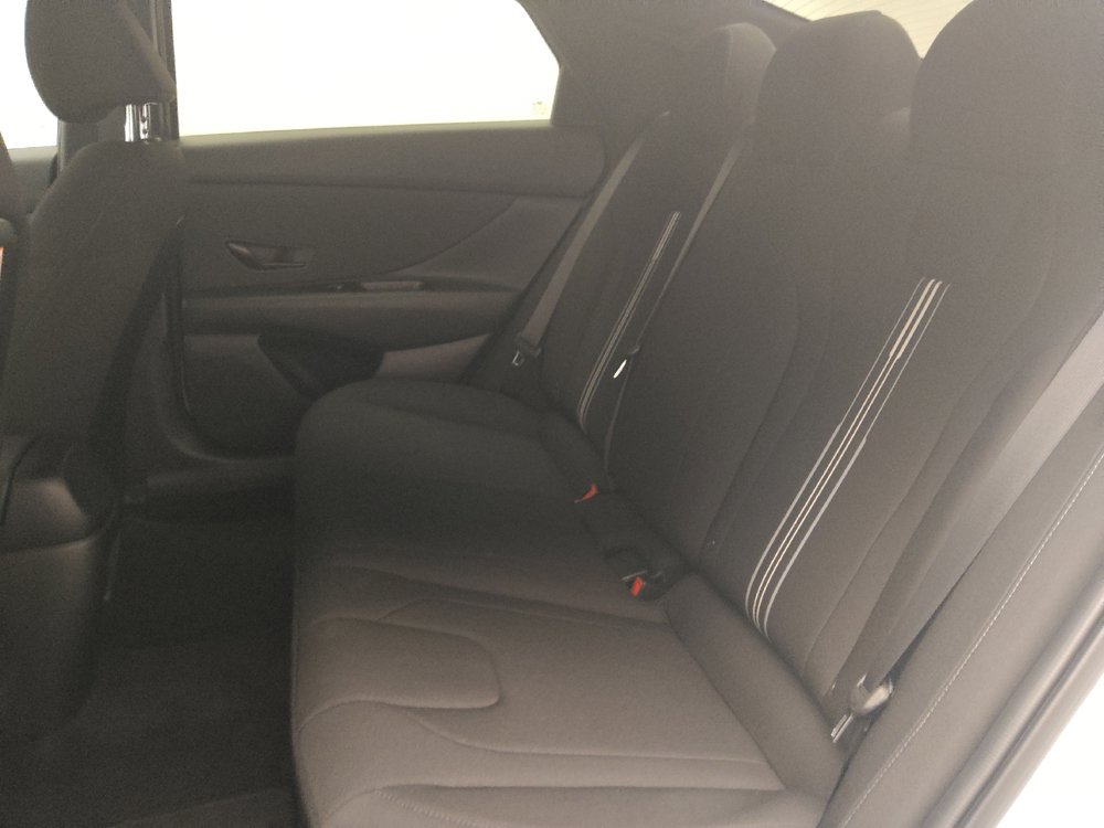 Used 2025 Hyundai Elantra Sport FWD image 18