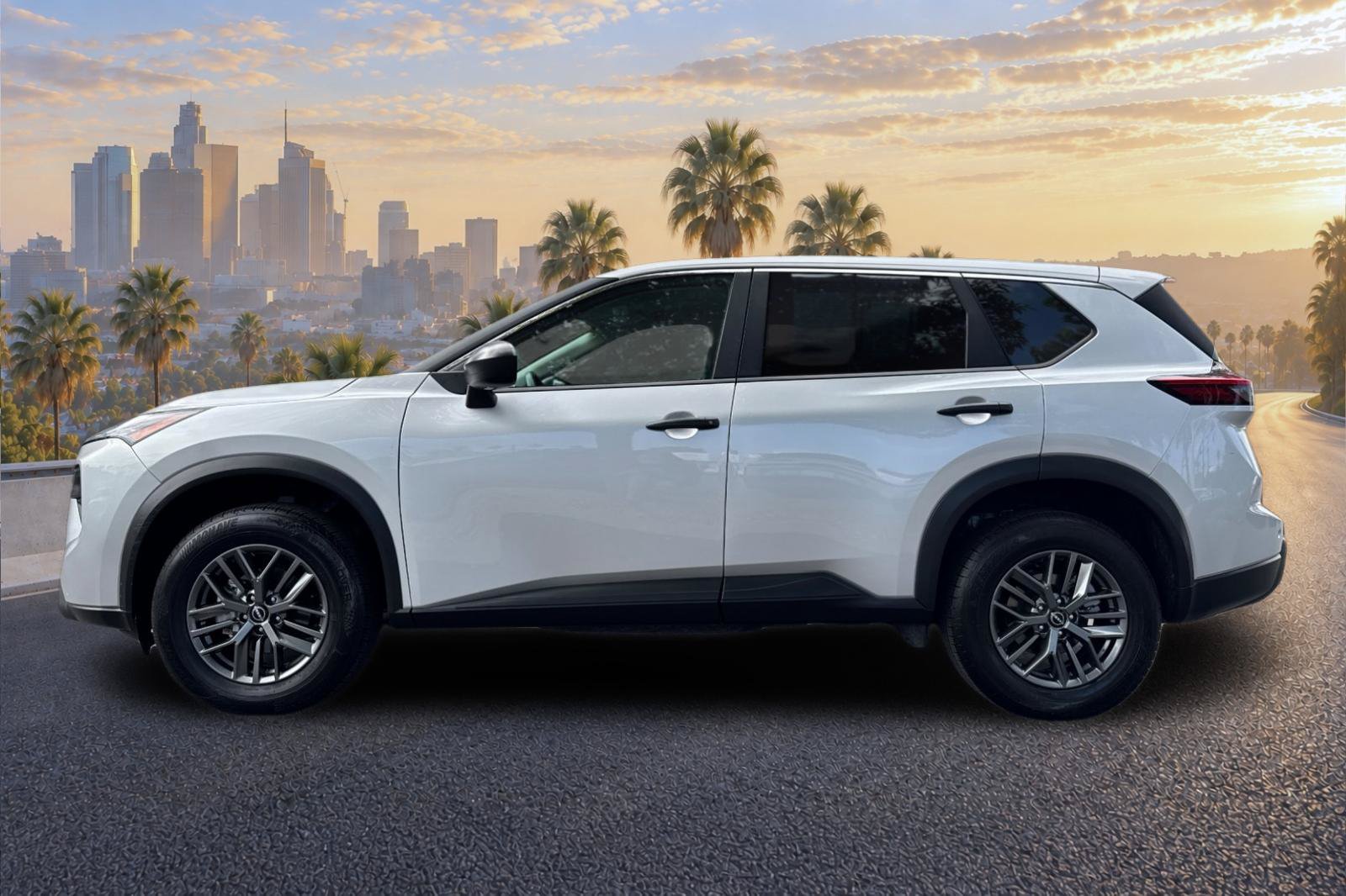 Used 2024 Nissan Rogue S FWD image 7