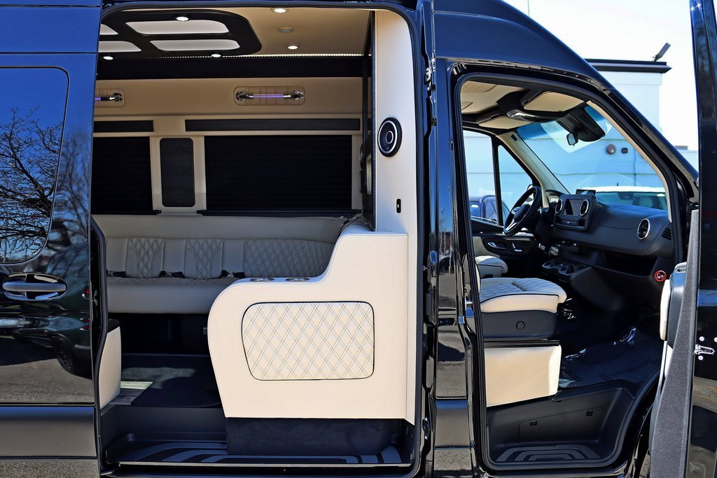 Used 2024 Mercedes-Benz Sprinter 3500 image 36