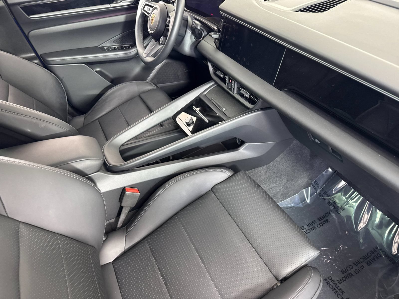 Certified 2025 Porsche Macan 4 Electric AWD/4WD image 16
