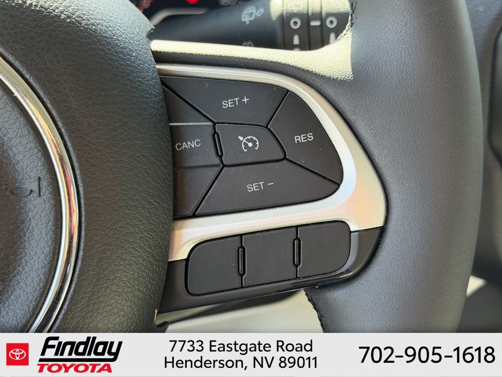 Used 2018 Jeep Renegade Latitude AWD/4WD image 26