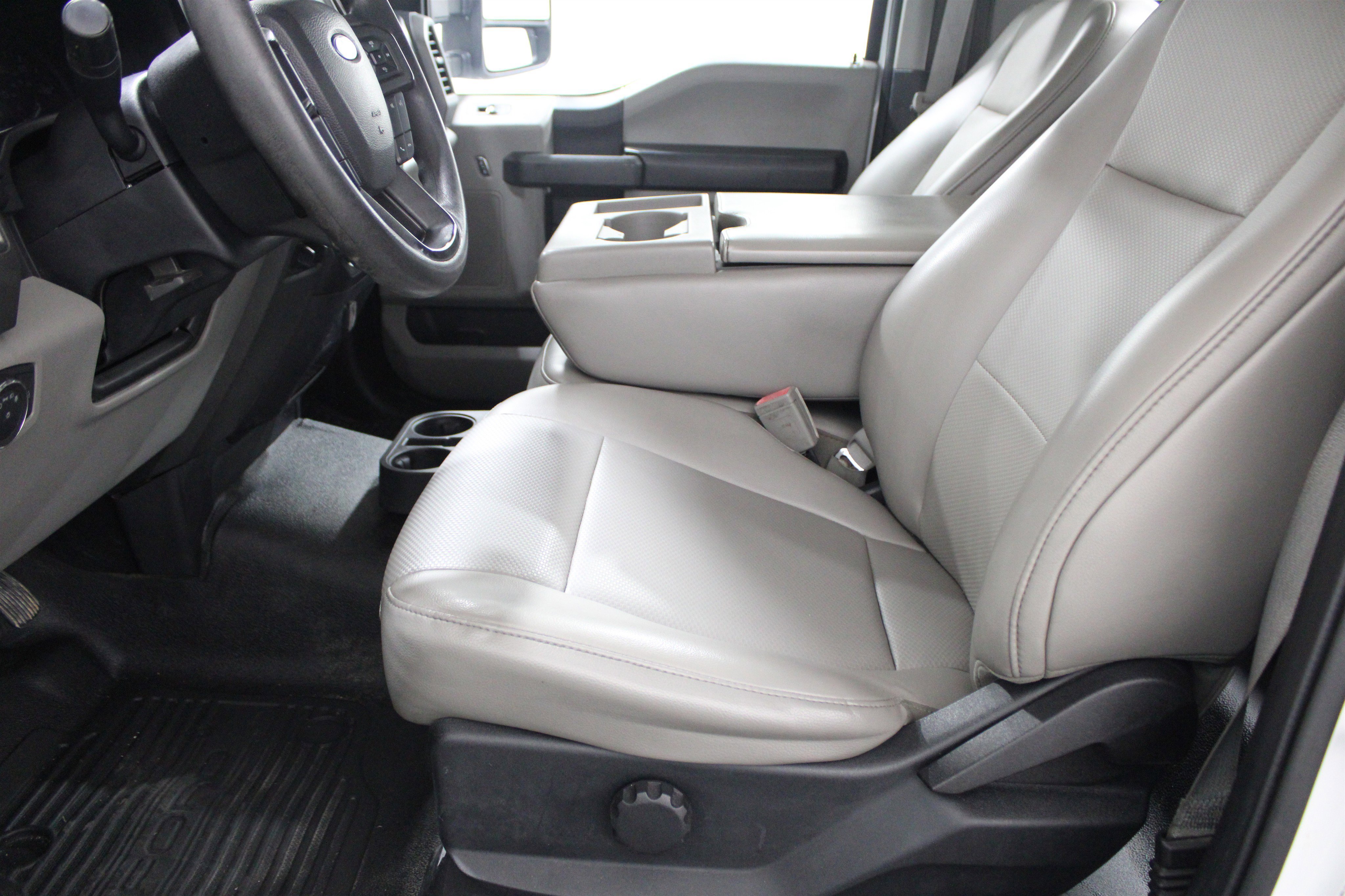 Used 2019 Ford F350 XL w/ Power Equipment Group RWD image 6