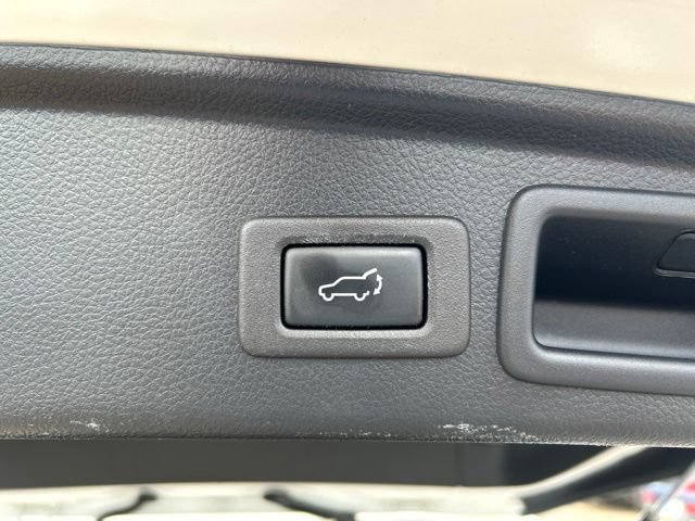 Used 2016 Subaru Forester 2.5i Touring w/ Eyesight & Navigation System AWD/4WD image 10