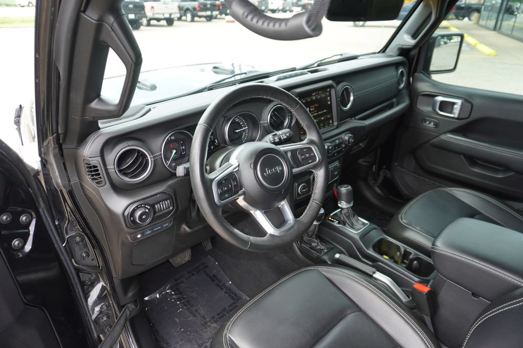 Used 2022 Jeep Wrangler Unlimited Sahara w/ Cold Weather Group AWD/4WD image 25