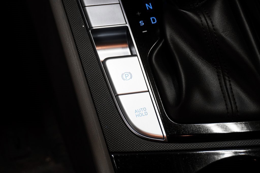 Used 2025 Hyundai Elantra SEL w/ Cargo Package image 32