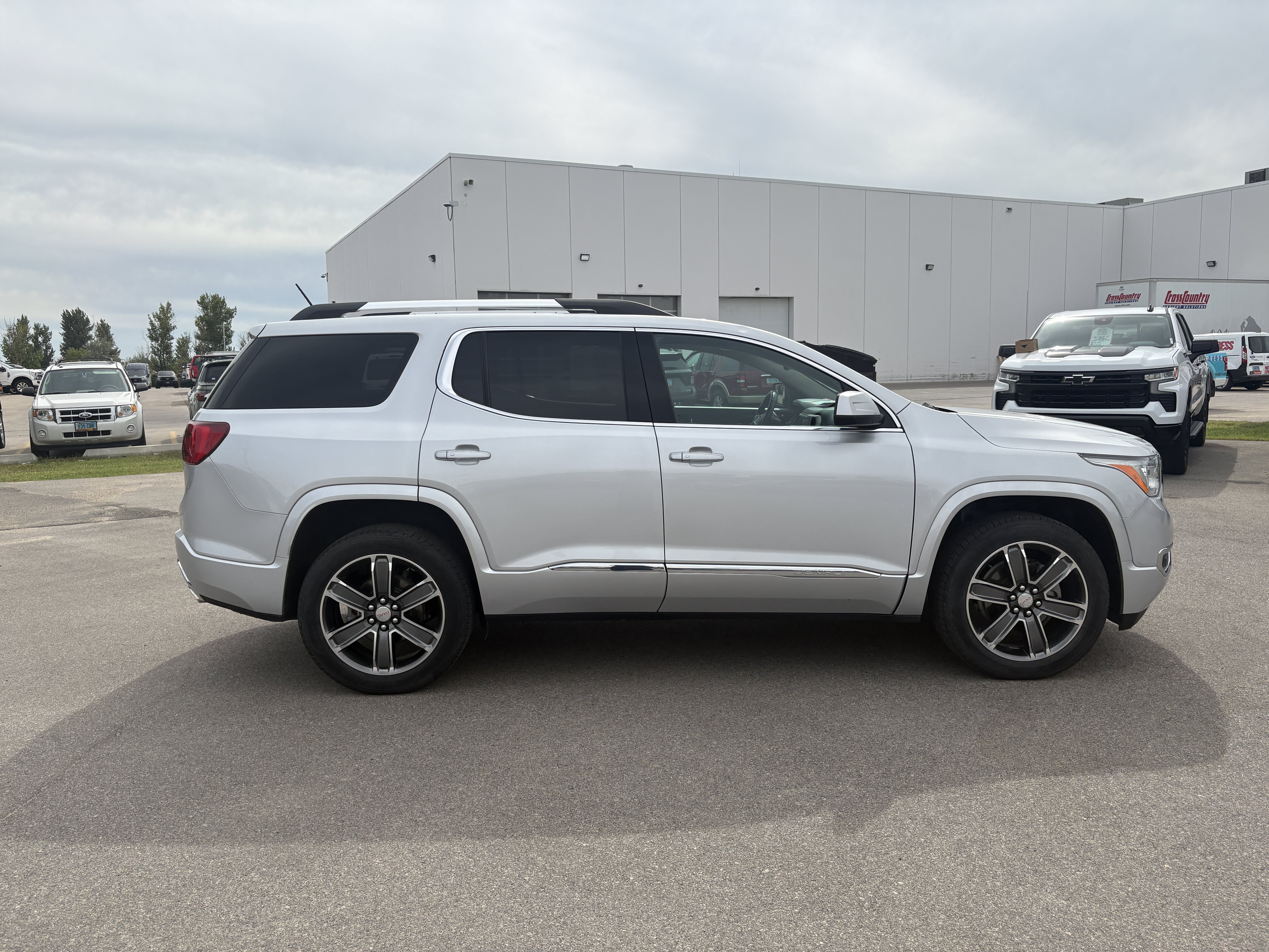 Used 2018 GMC Acadia Denali AWD/4WD image 7
