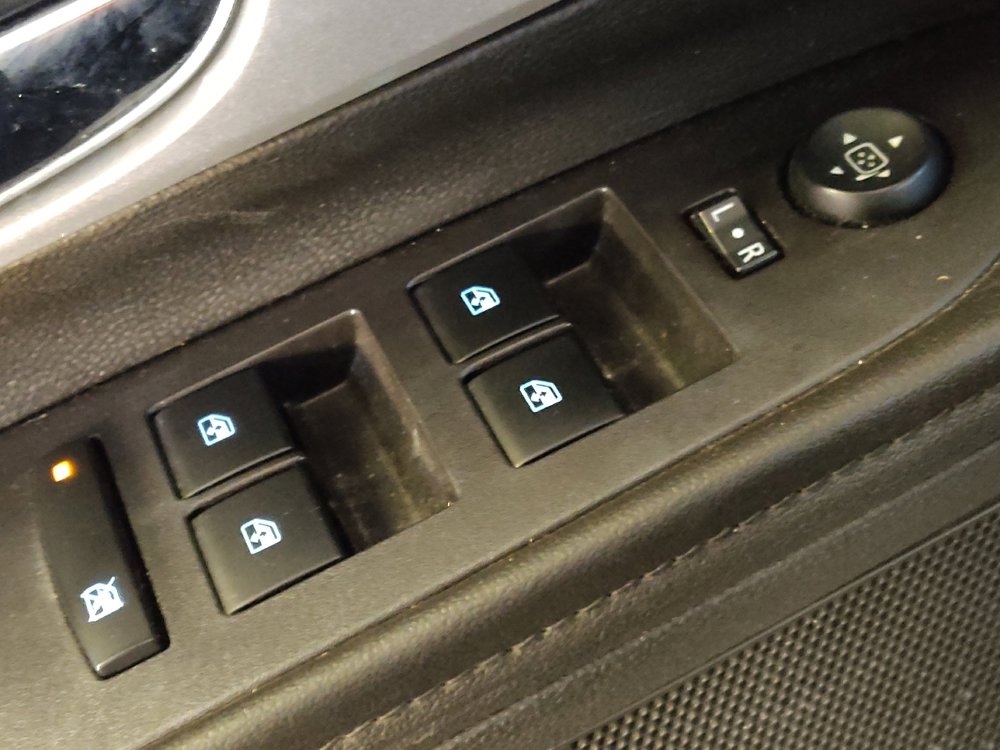 Used 2015 Chevrolet Equinox LS image 27