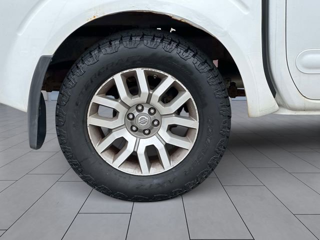 Used 2013 Nissan Frontier SL w/ Moonroof Pkg AWD/4WD image 11