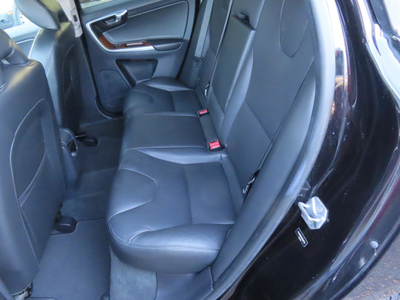 Used 2017 Volvo XC60 T5 Inscription w/ Advanced Package AWD/4WD image 13