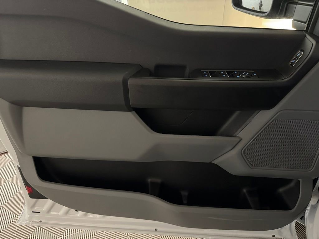 New 2026 Ford F250 XL w/ XL Chrome Package image 24