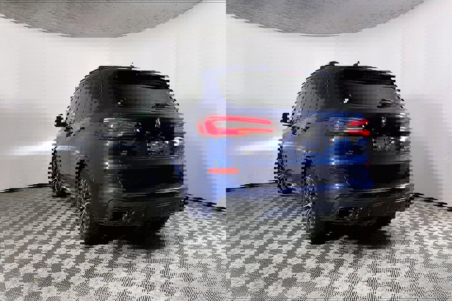 Certified 2023 BMW X5 M50i w/ Executive Package image 4