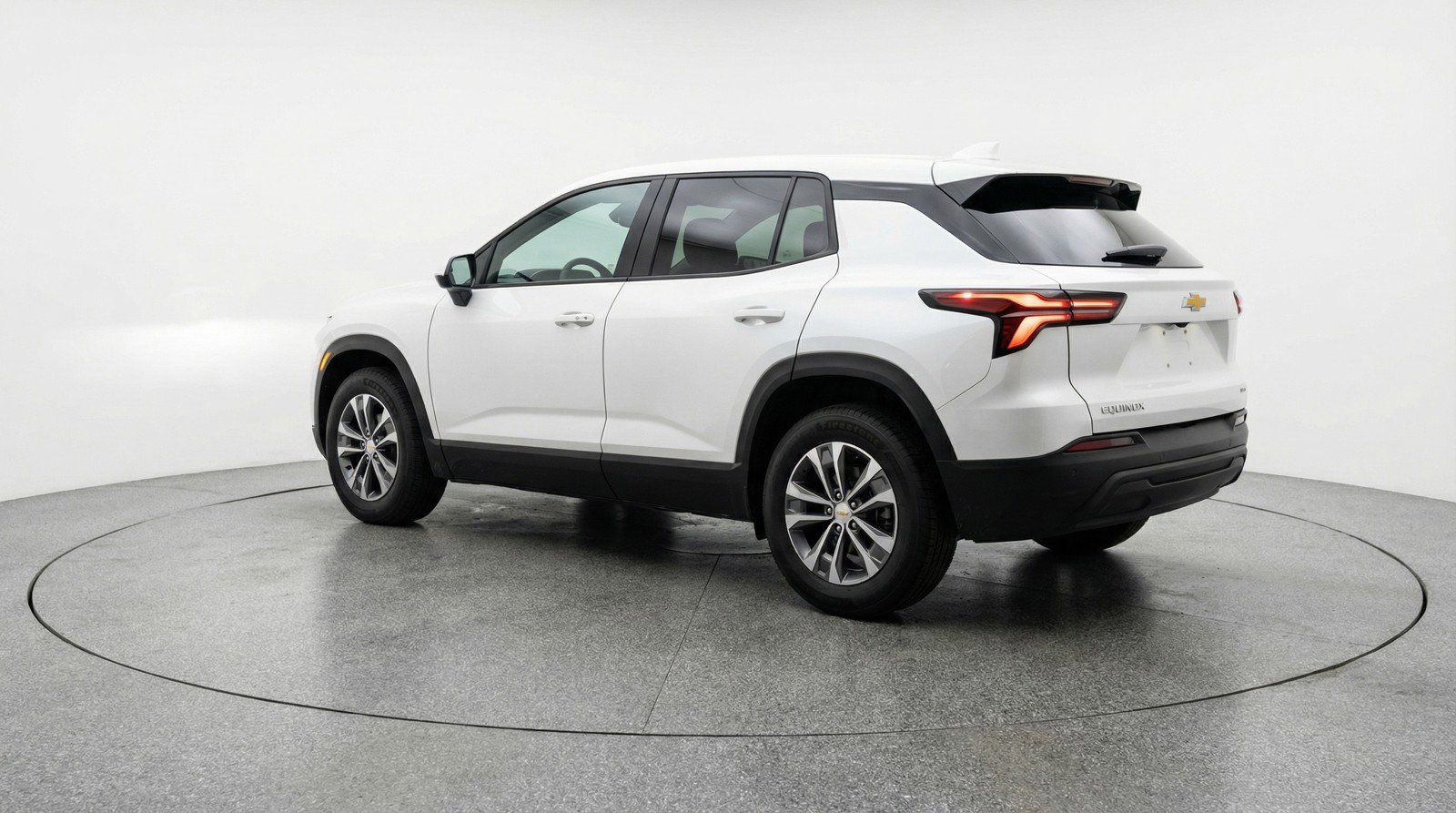 Used 2025 Chevrolet Equinox LT FWD image 6