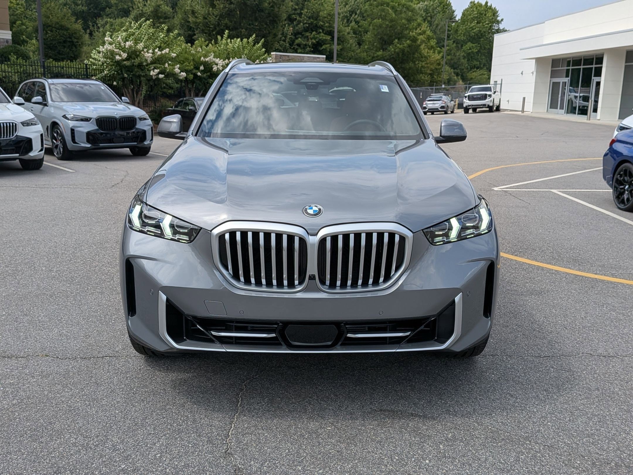 New 2026 BMW X5 xDrive40i w/ Climate Comfort Package AWD/4WD image 8