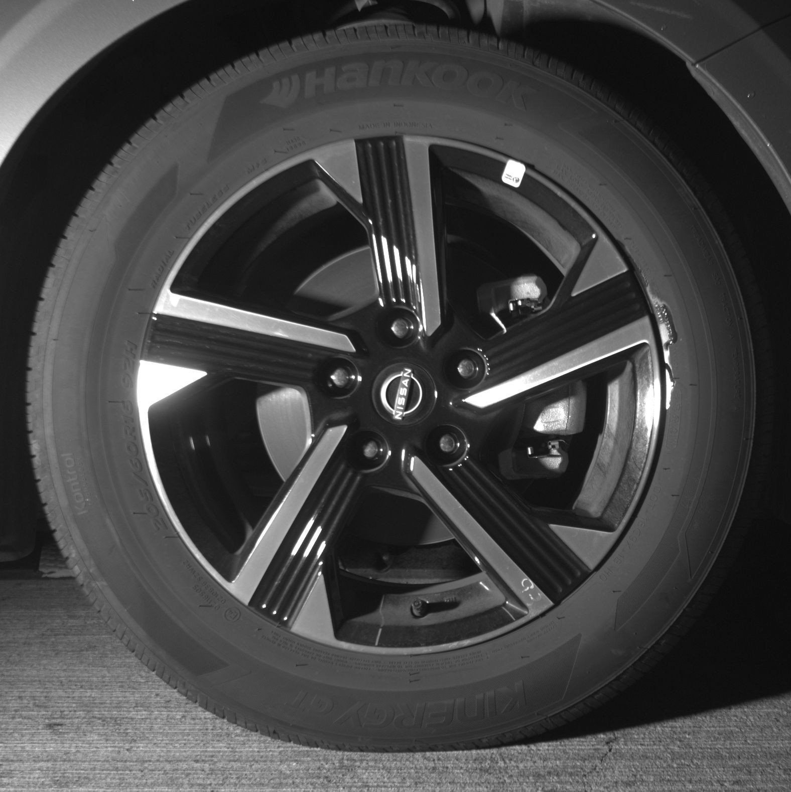 Used 2025 Nissan Sentra SV FWD image 16