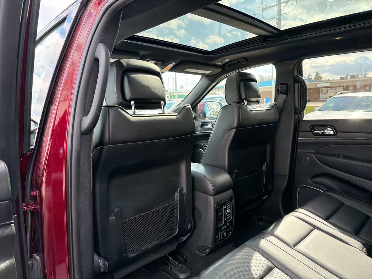 Used 2020 Jeep Grand Cherokee High Altitude AWD/4WD image 23
