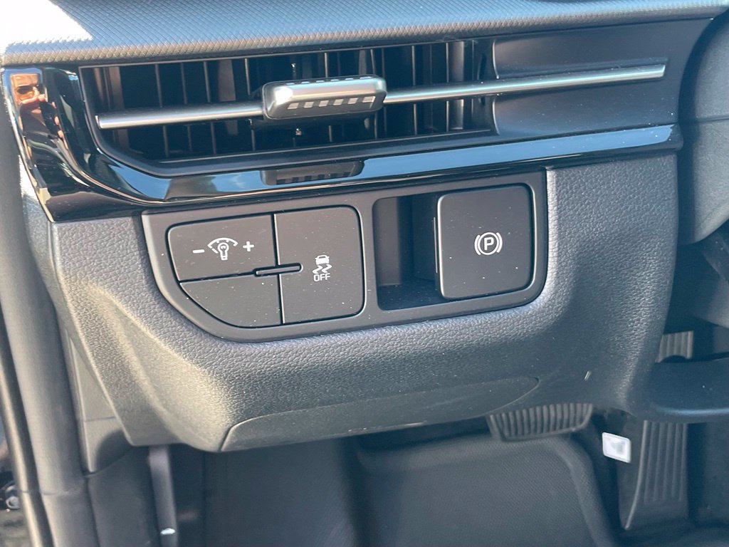 New 2026 Kia Sportage LX FWD image 12