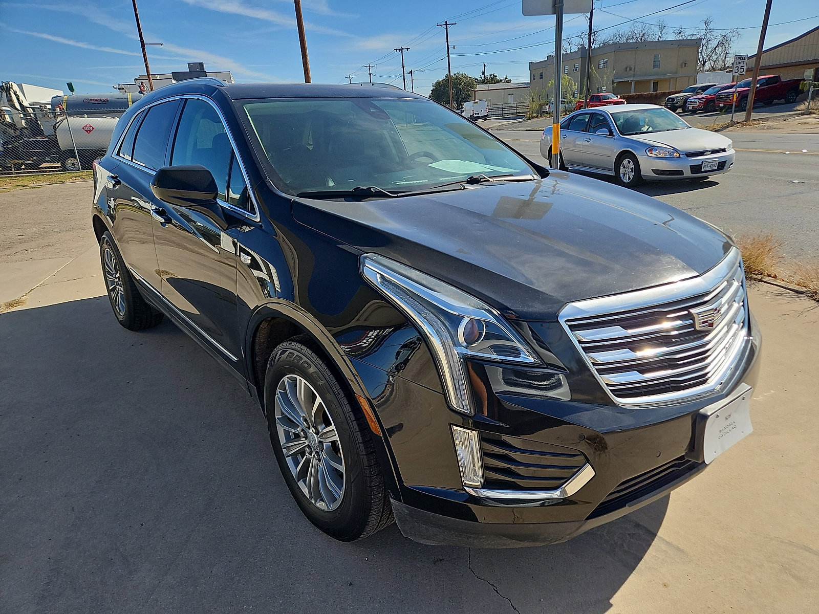 Used 2017 Cadillac XT5 Luxury w/ Driver Awareness Package image 7