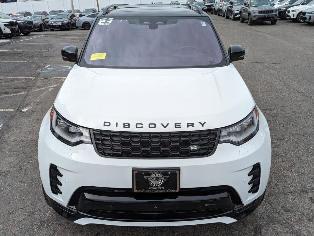 Used 2023 Land Rover Discovery S R-Dynamic image 3