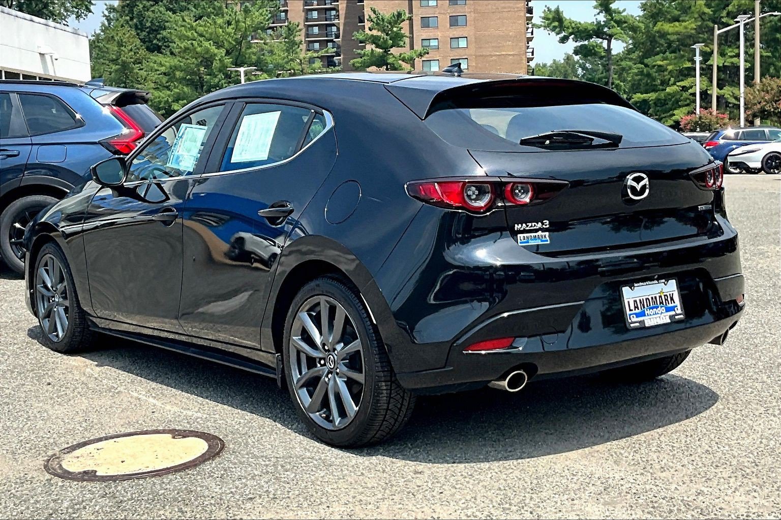 Used 2019 MAZDA MAZDA3 Hatchback w/ Preferred Package FWD image 11