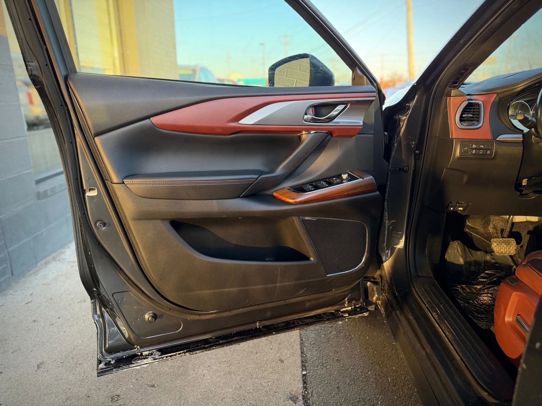 Used 2017 MAZDA CX-9 Signature image 8