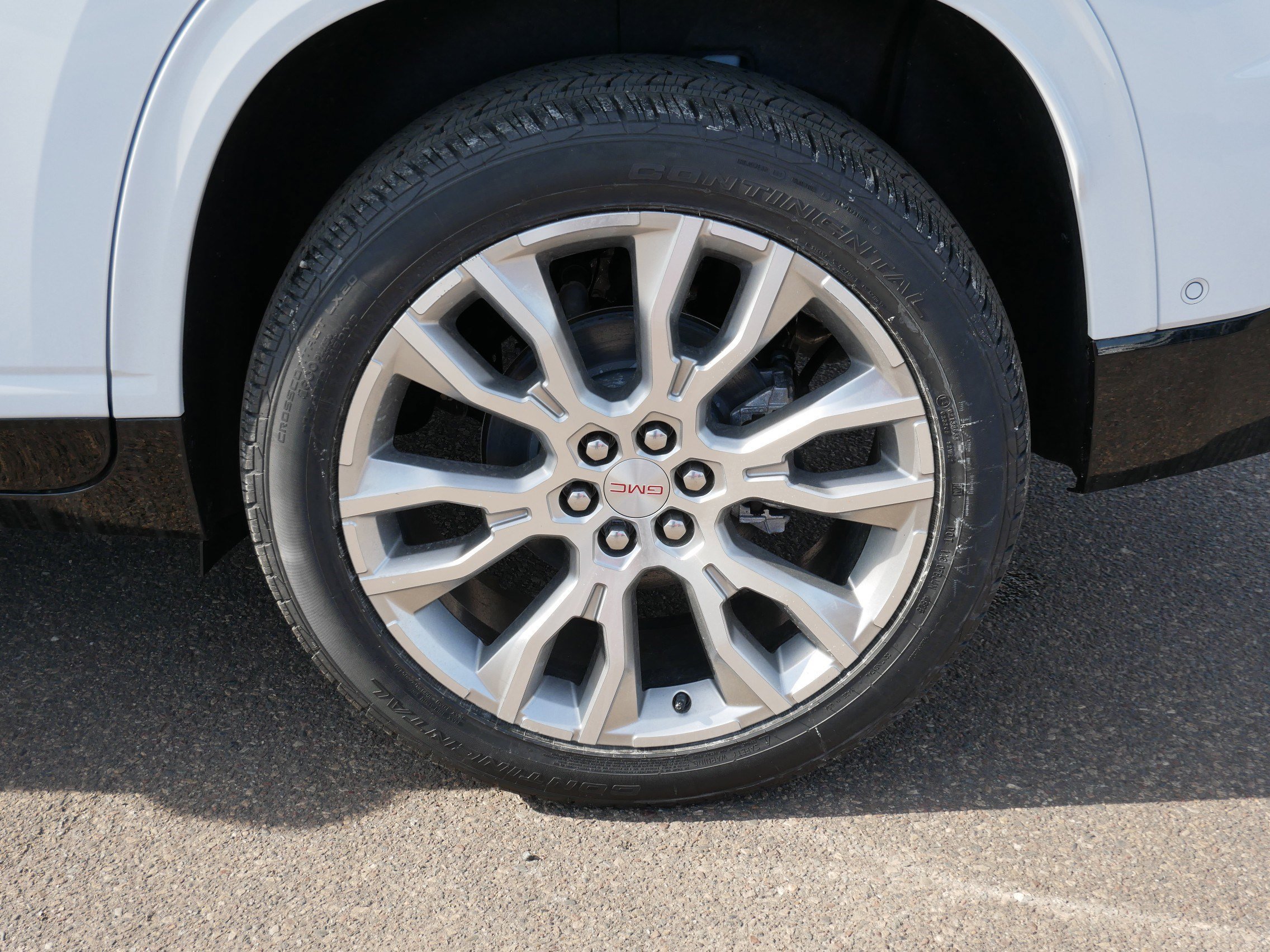New 2026 GMC Acadia Denali w/ Super Cruise Package image 3