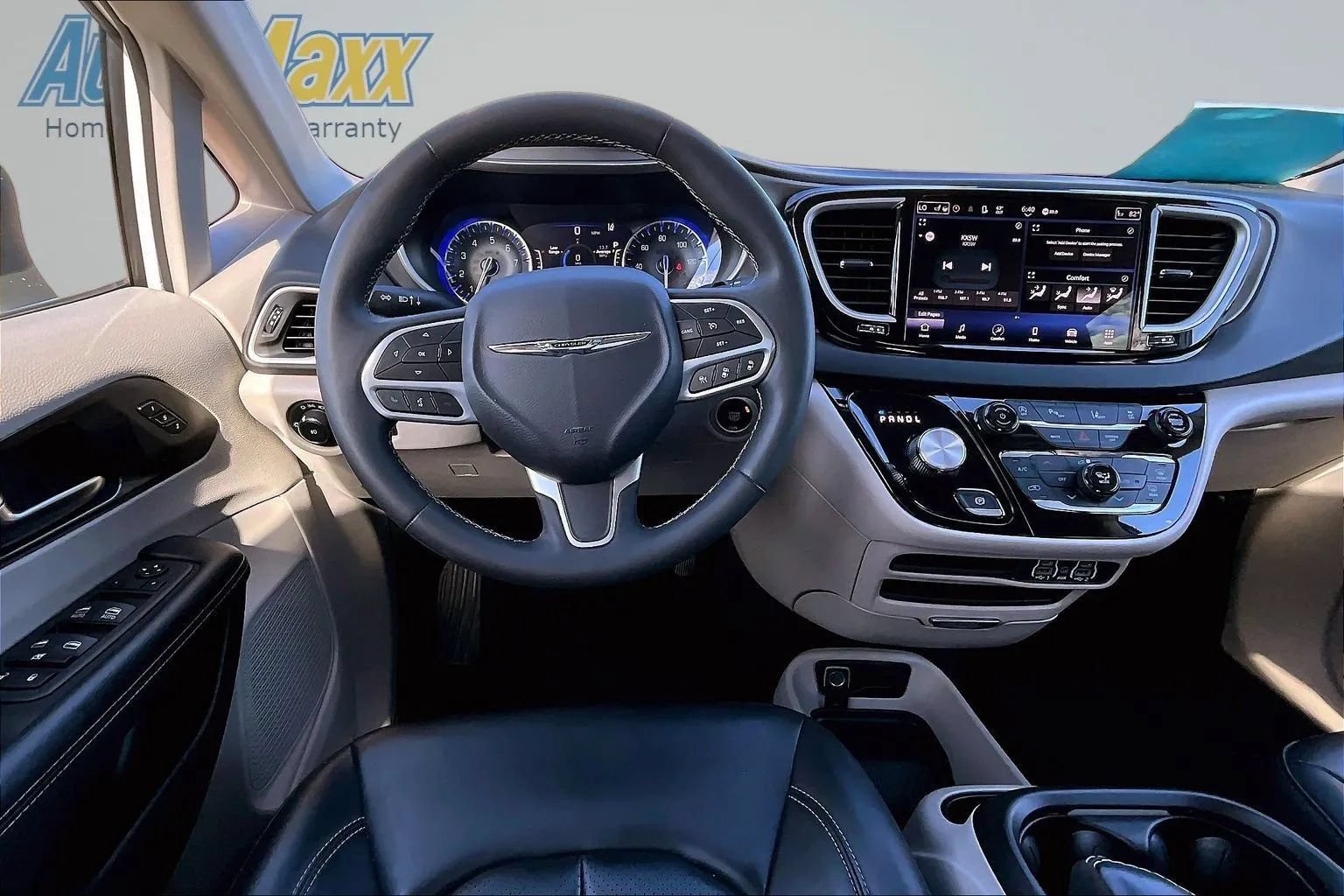 Used 2023 Chrysler Pacifica Touring-L FWD image 8