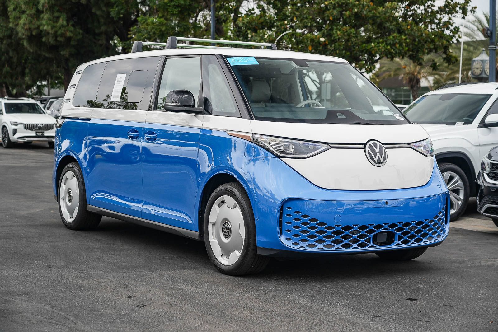Certified 2025 Volkswagen ID. Buzz 1st Edition RWD image 6