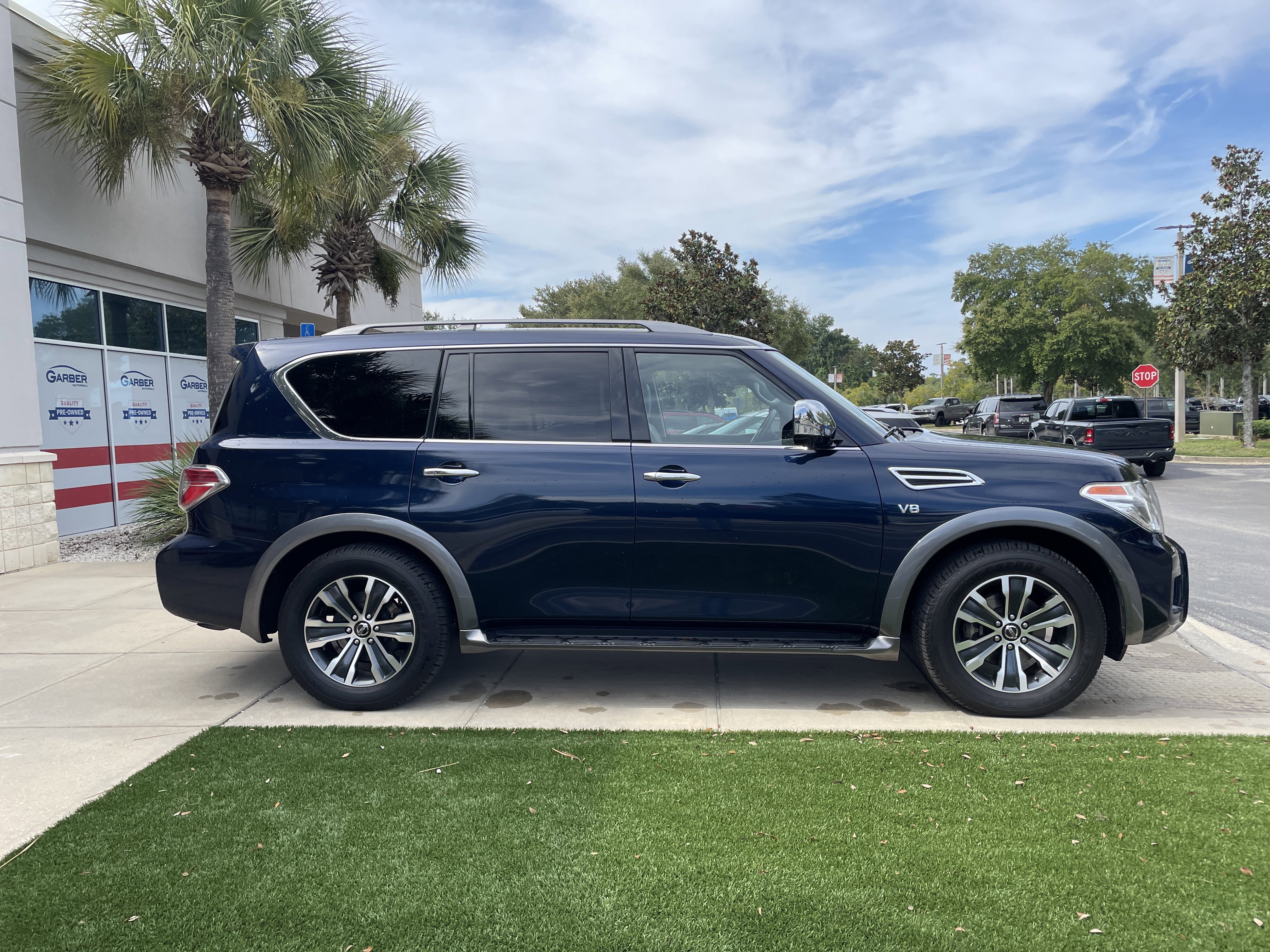 Used 2020 Nissan Armada SL image 8