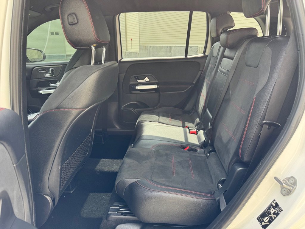 Used 2021 Mercedes-Benz GLB 250 4MATIC image 23