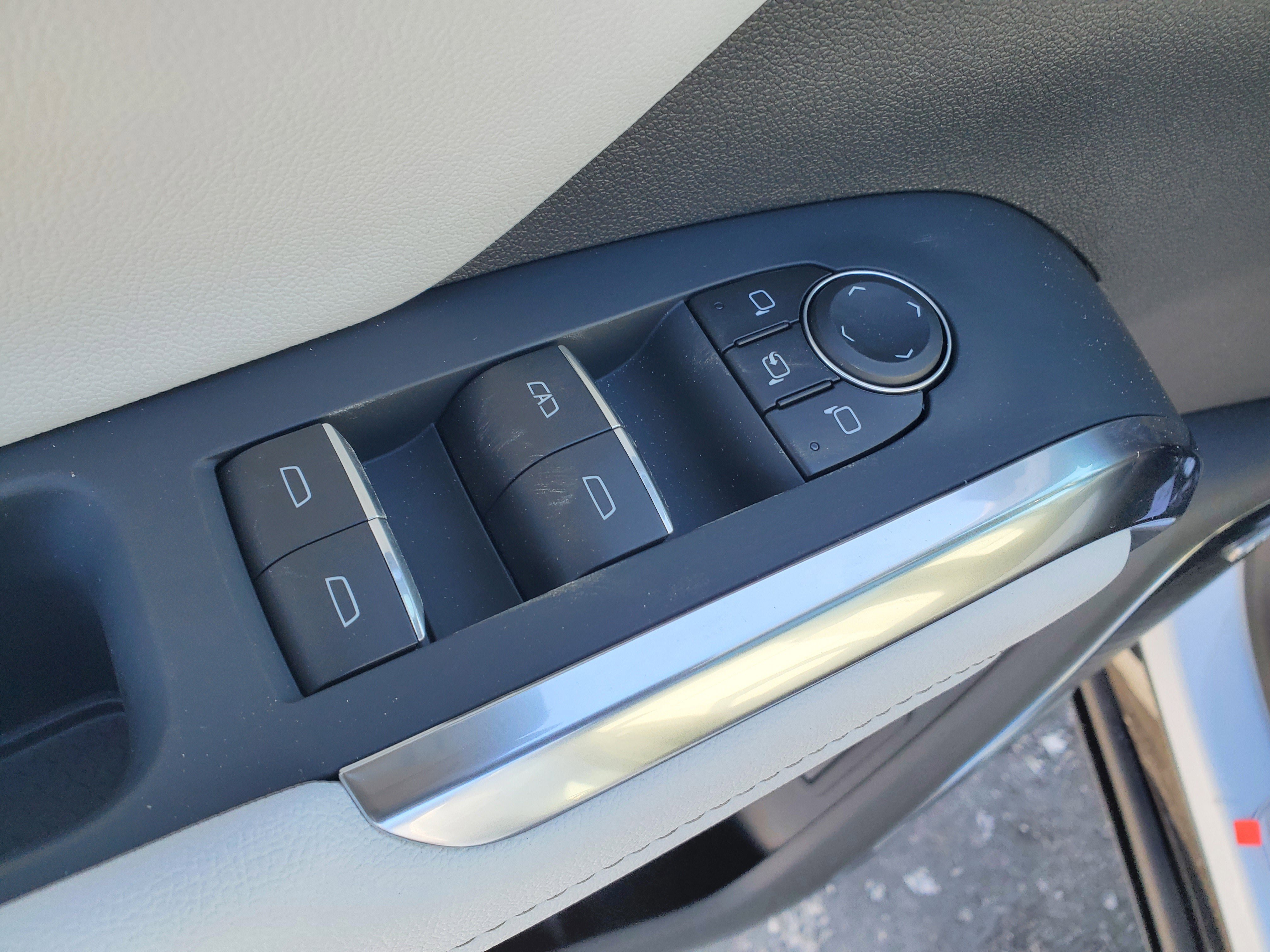 New 2026 Chevrolet Traverse High Country w/ LPO, Floor Liner Package AWD/4WD image 10