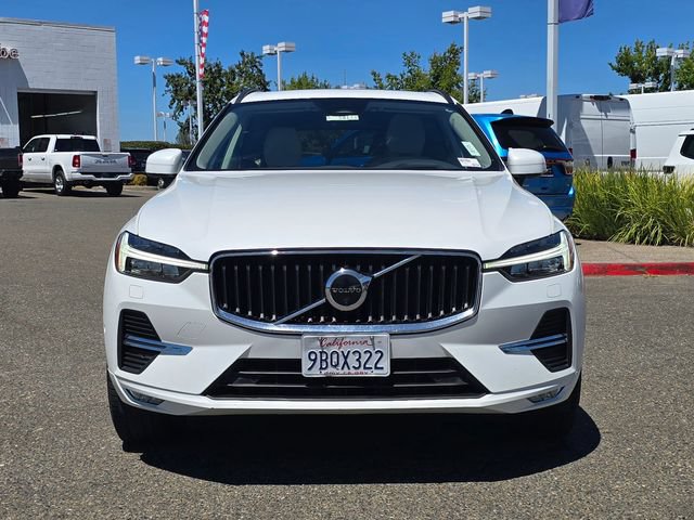 Used 2022 Volvo XC60 B5 Momentum AWD/4WD image 2