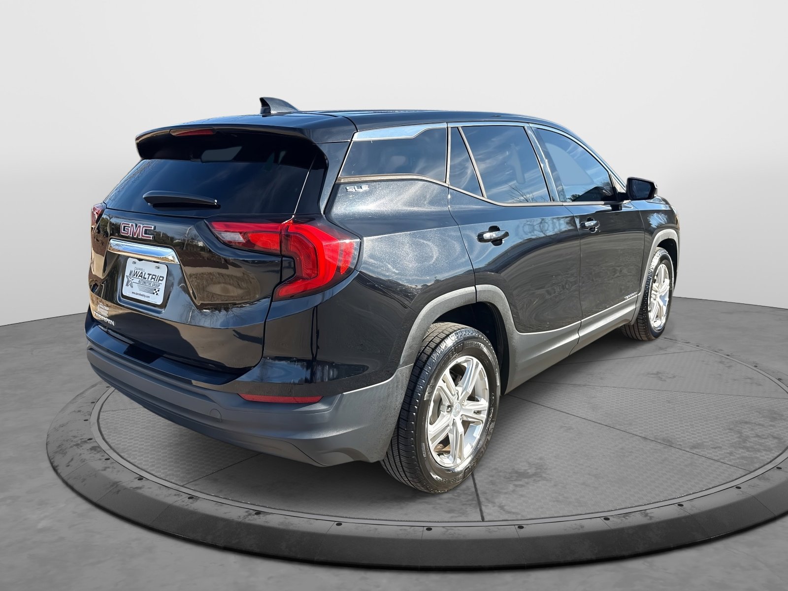 Used 2018 GMC Terrain SLE image 8