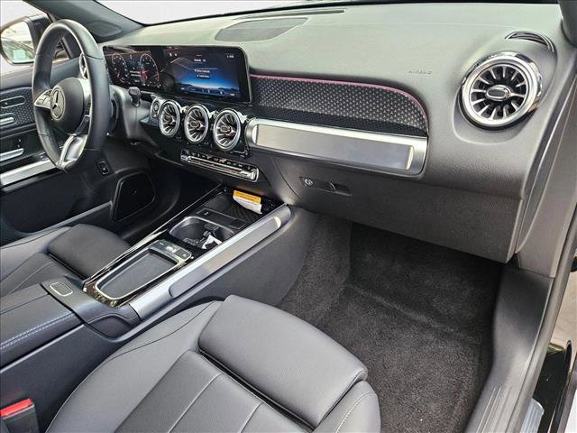 Used 2025 Mercedes-Benz GLB 250 image 21