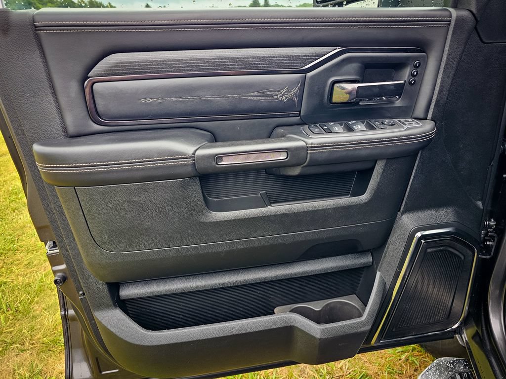 Used 2024 RAM 3500 Limited AWD/4WD image 11