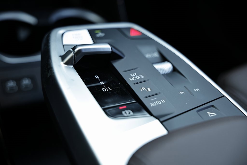 Used 2025 BMW X1 xDrive28i w/ Technology Package image 41